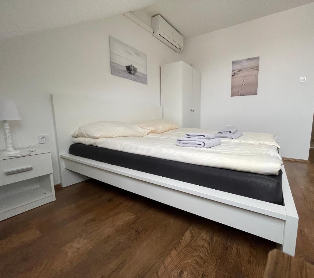 City Apartman Balatonföldvár Buitenkant foto