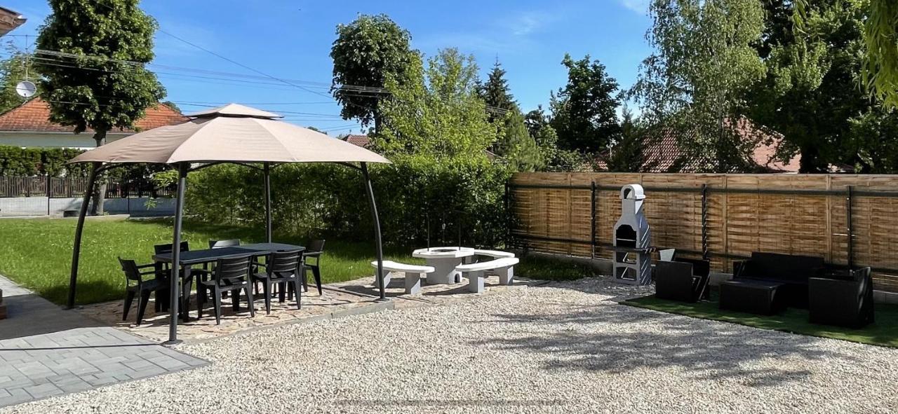 City Apartman Balatonföldvár Buitenkant foto